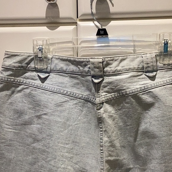 I,e, relaxed faded lt. blue denim jeans - Picture 8 of 8